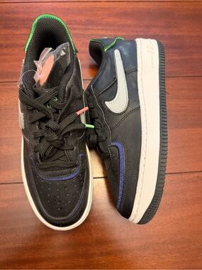 Nike Air Boys Size 5 Youth New Without Box